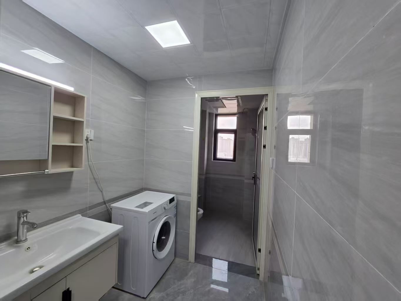 女生合租/次卧/师宛小区一期